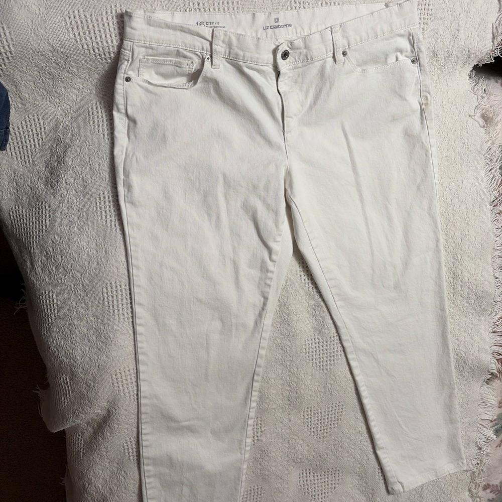 Liz Claiborne White Denim Jeans Women's 16 City Fit Skinny Boyfriend